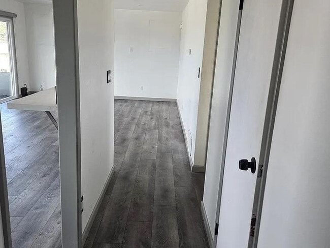 Building Photo - 3081 Birmingham Dr