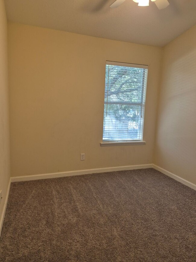 Building Photo - Welcome home