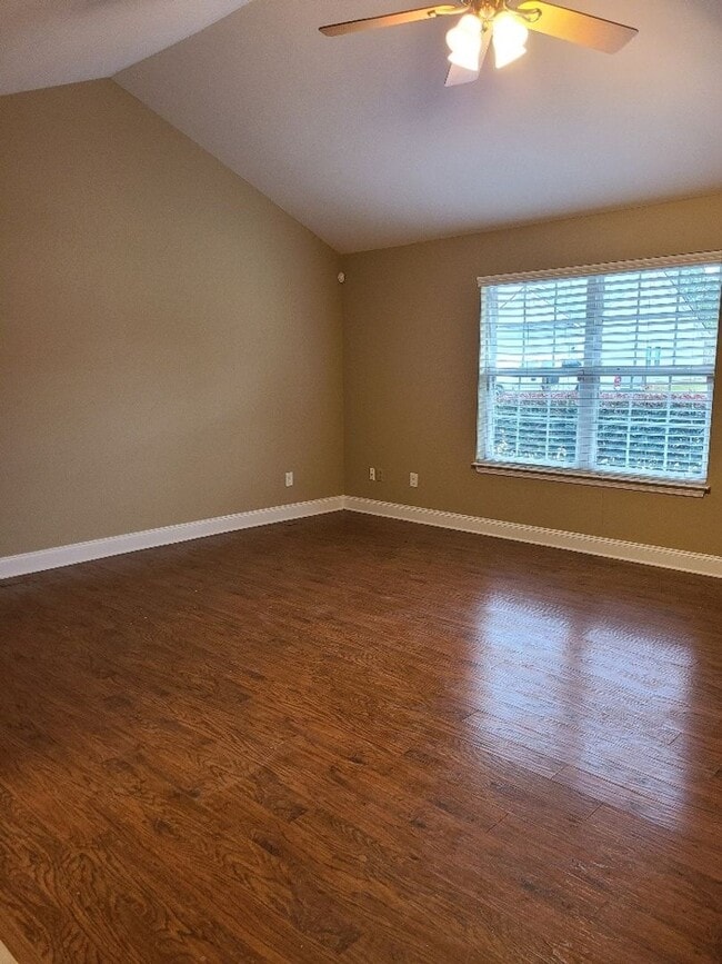 Building Photo - 8 Westwillow Dr NW