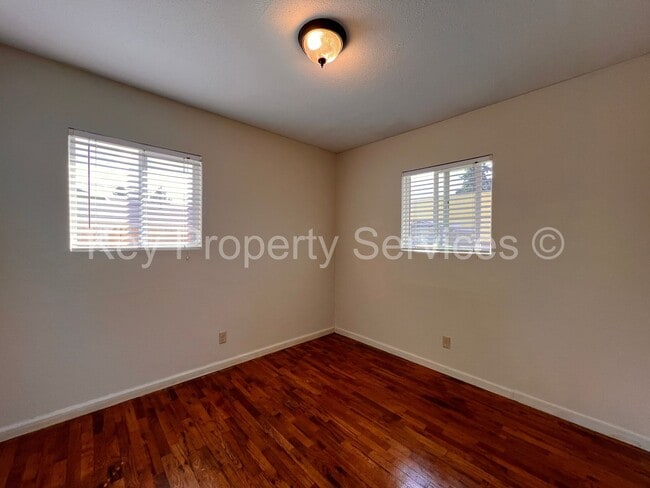 Building Photo - Cozy Two Bedroom House with Large Yard
