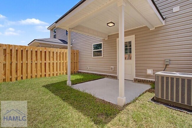 Building Photo - 20-B1 Frasier Ln SW
