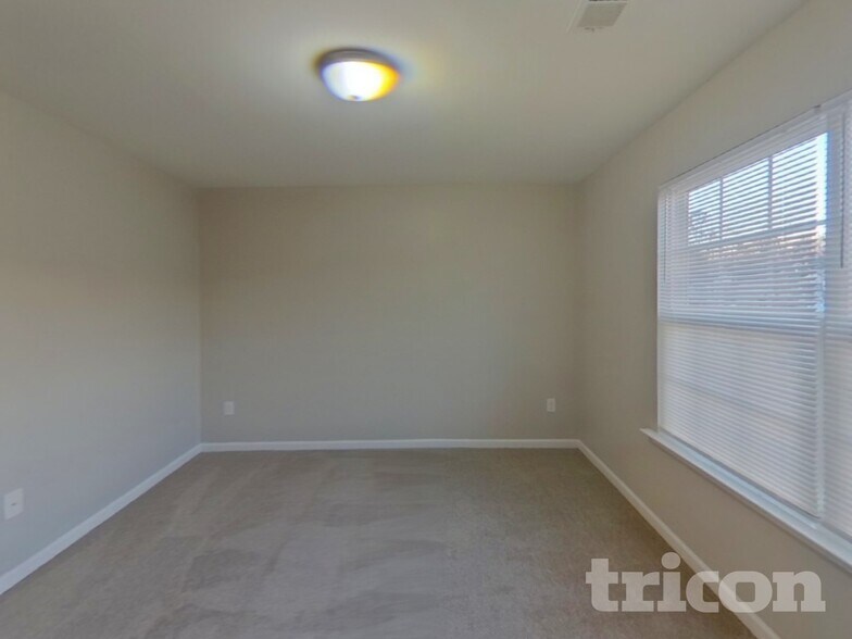 Building Photo - 747 Markham Cir