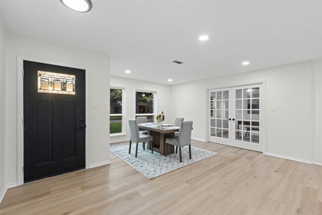 Building Photo - 2610 Moss Hill Dr