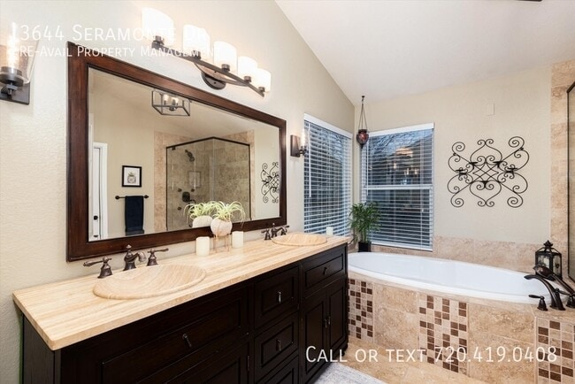 Building Photo - 3644 Seramonte Dr