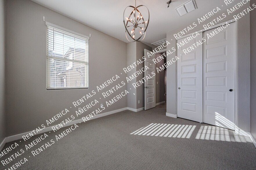 Building Photo - 1026 E Weatherby Way