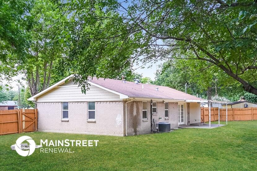 Building Photo - 907 Edgefield Cir