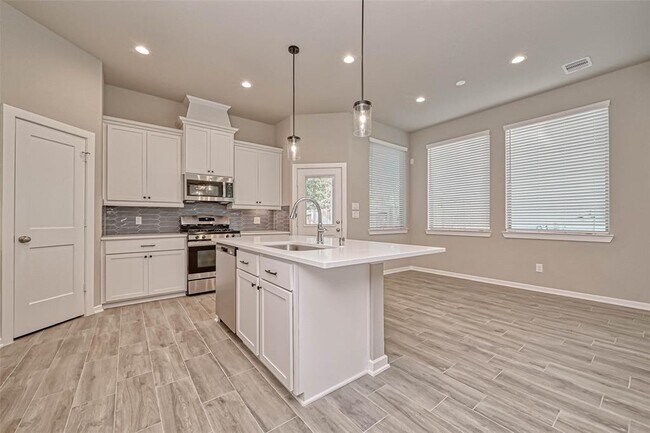 Building Photo - 497 Longleaf Pine Dr