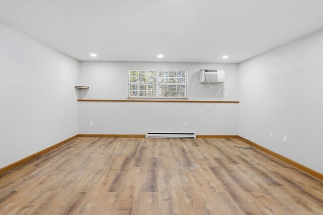 Building Photo - 39 Pleasant St