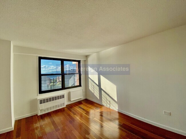 Building Photo - 150 West 225th Street