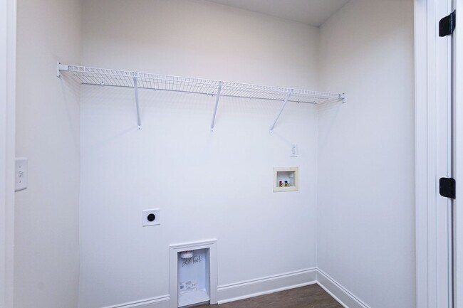 Building Photo - Brand New Duet Style Townhome in Charlotte!