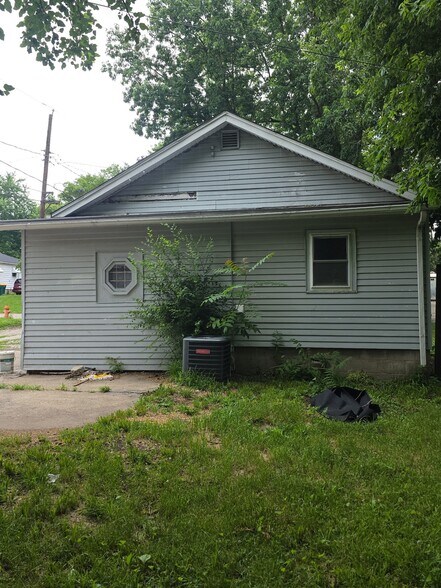Building Photo - 132 N 23rd Pl