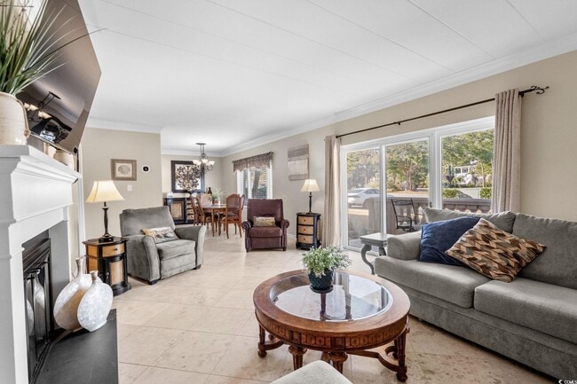 Building Photo - 10100 Lakeshore Dr