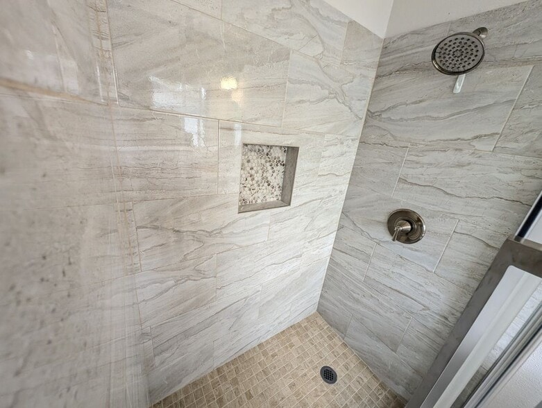 Building Photo - 7173 Darien Way