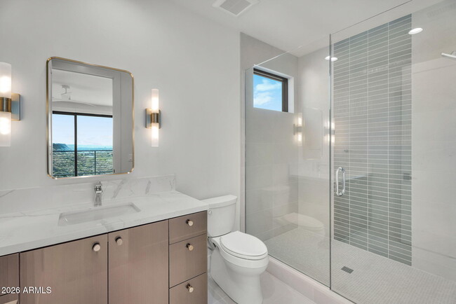 Building Photo - 6975 North 39th Pl