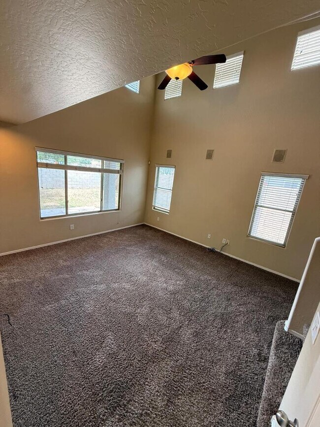 Building Photo - 8462 E Pampa Ave