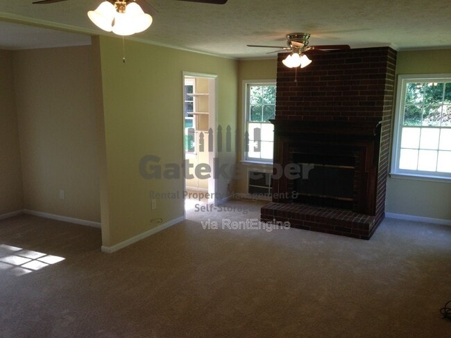 Building Photo - 695 Georgia Ave