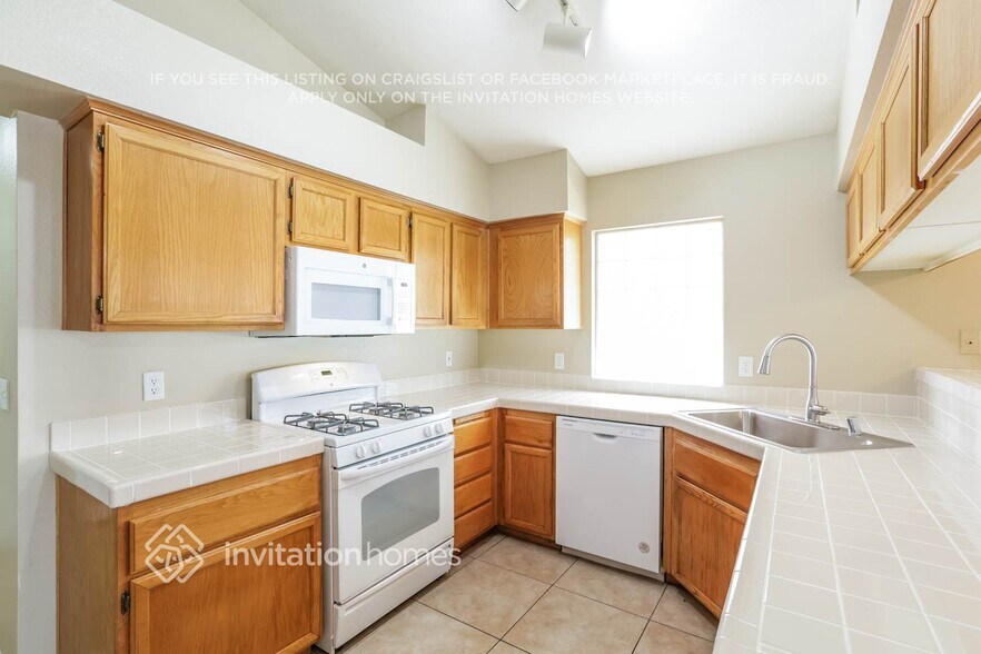 Building Photo - 2265 Black Bush Ln