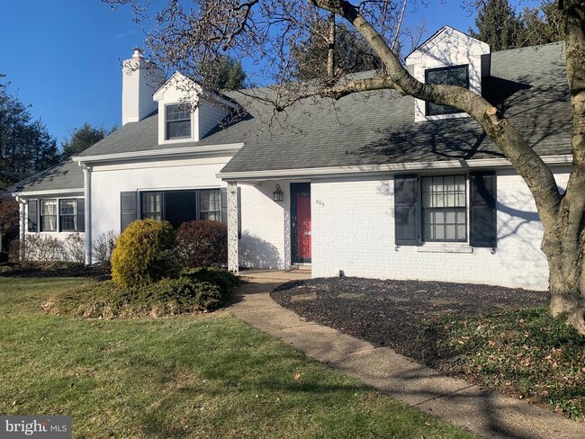 Primary Photo - 305 Cornwall Rd