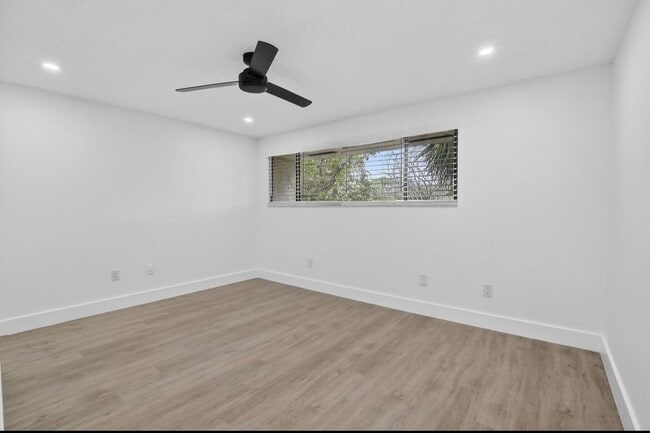 Building Photo - 373 SW 94 Terrace