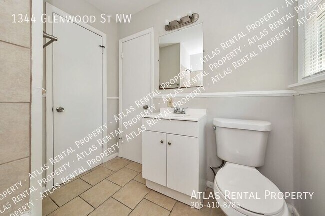 Building Photo - 1344 Glenwood St NW