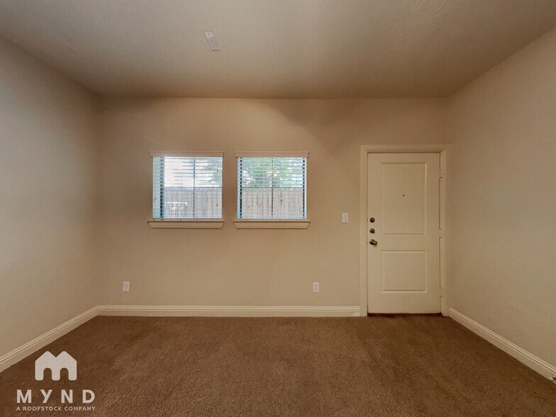 Building Photo - 5213 Eigel St