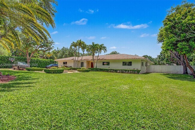 Building Photo - 7230 SW 104th St