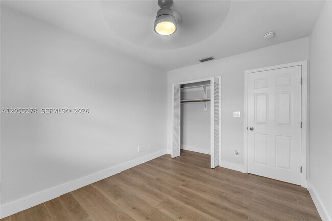 Building Photo - 9121 Ridgeland Dr