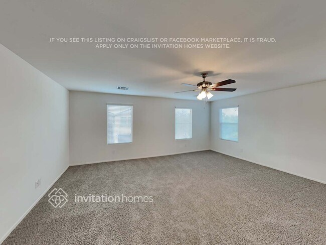 Building Photo - 1285 E Palomino Way