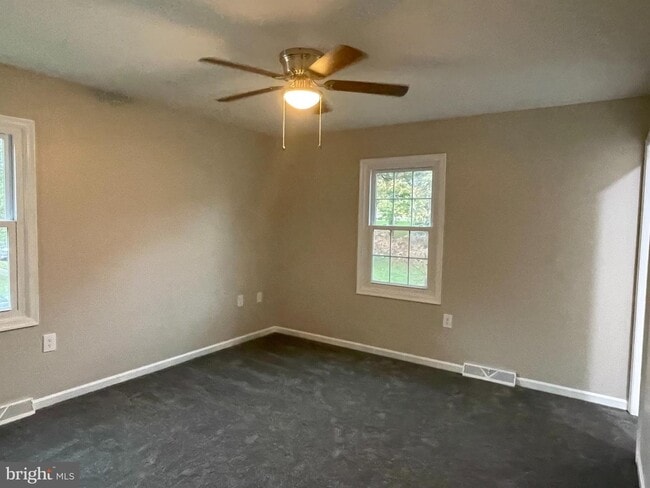 Building Photo - 228 Indian Creek Dr