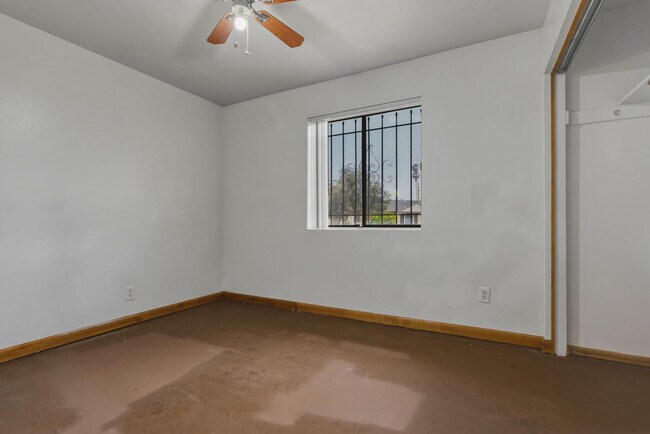 Building Photo - 3636 W Keim Dr