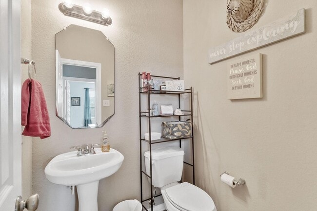 Building Photo - 62 W Lasting Spring Cir