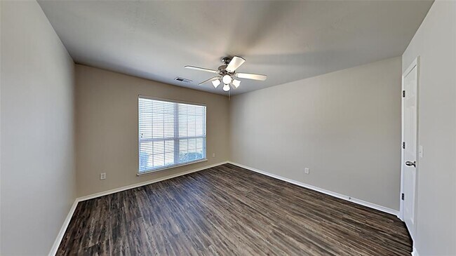 Building Photo - 438 Oregon Trail