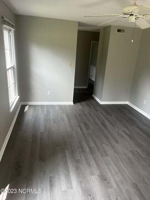 Building Photo - 114 King George Ct