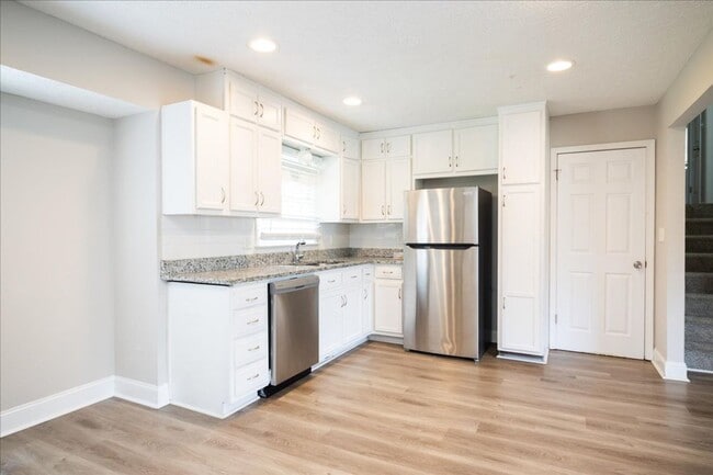 Building Photo - 3/2 Home in Cul-De-Sac w/ 2 Car Garage and Large Bonus Room