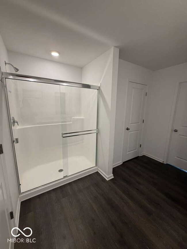 Building Photo - 6301 Rhinecliff Dr