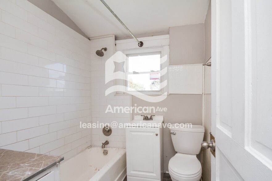 Building Photo - 161 16th Ave