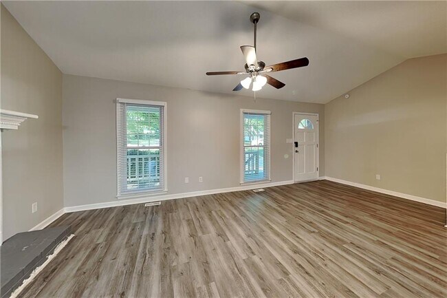 Building Photo - 323 Sumer Ln N