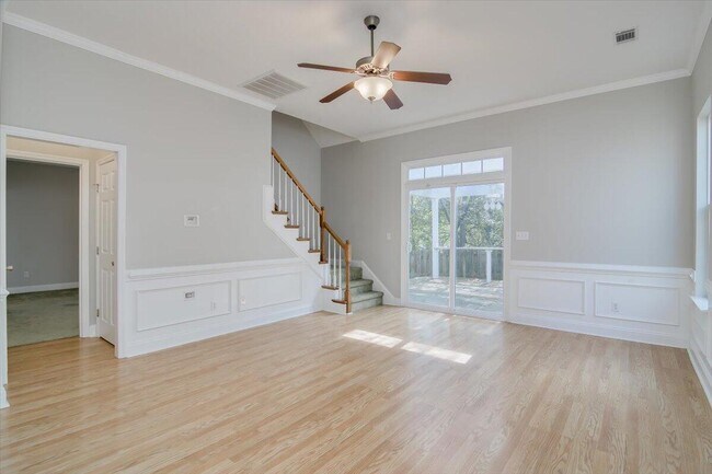 Building Photo - 702 Lakeside Landing Ct
