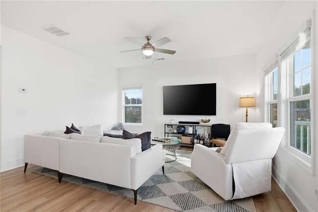 Building Photo - 3158 Webb Rd