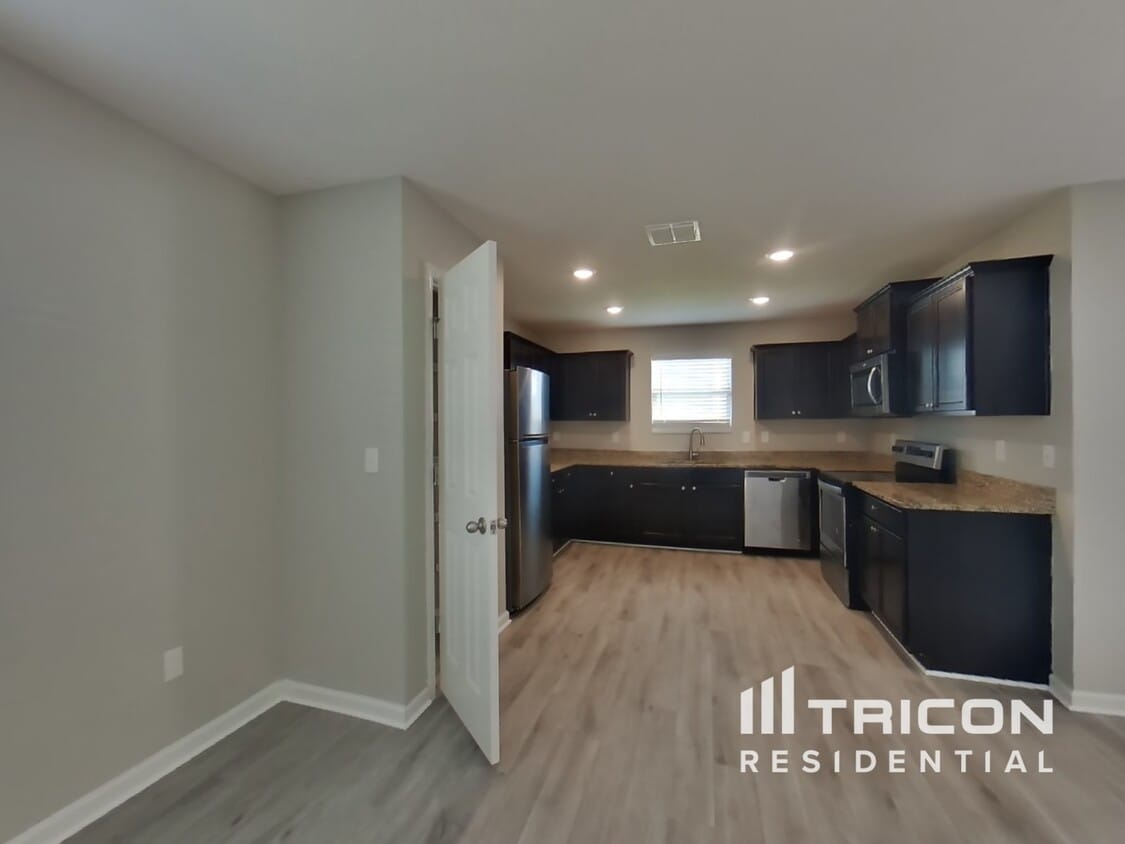 Building Photo - 77009 Birdseye Ct