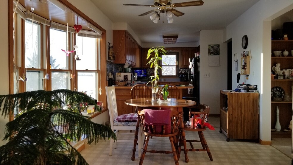 Building Photo - 1348 140th St