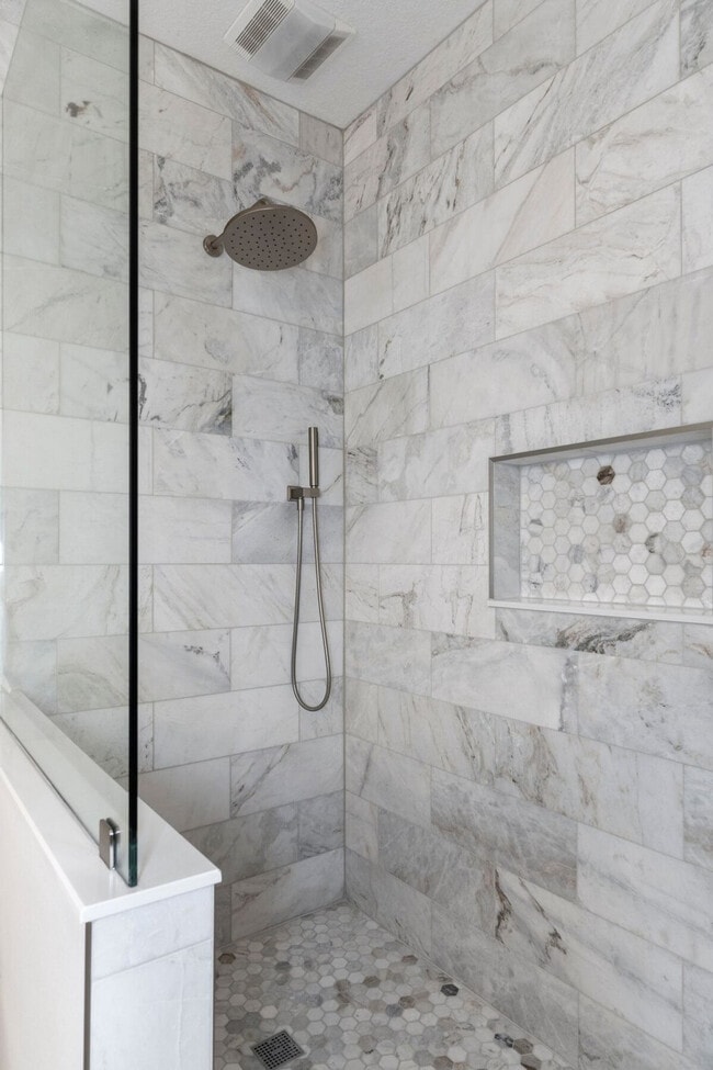 Building Photo - 4 Waterside St