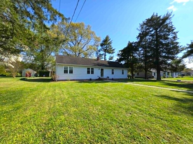 Building Photo - 104 Lee Dr