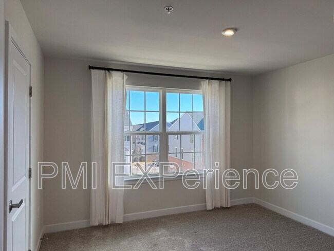 Building Photo - 5609 Greenpoint Ln