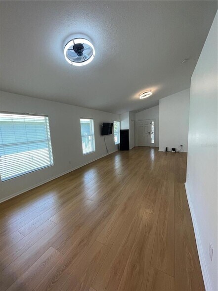 Building Photo - 5033 Prairie View Way