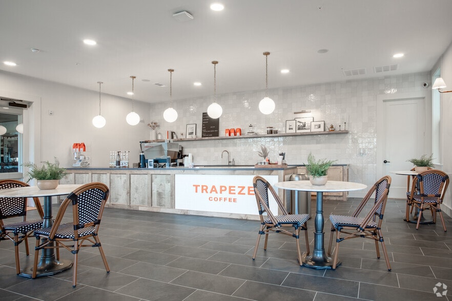 Trapeze Gourmet Coffee Shop - Livano Liberty Park
