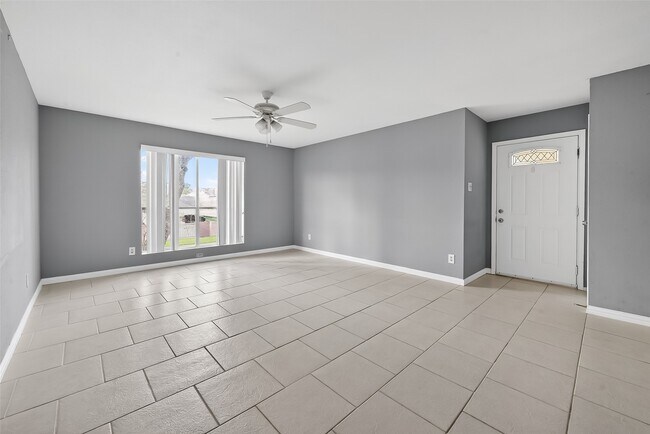 Building Photo - 14555 Wunderlich Dr