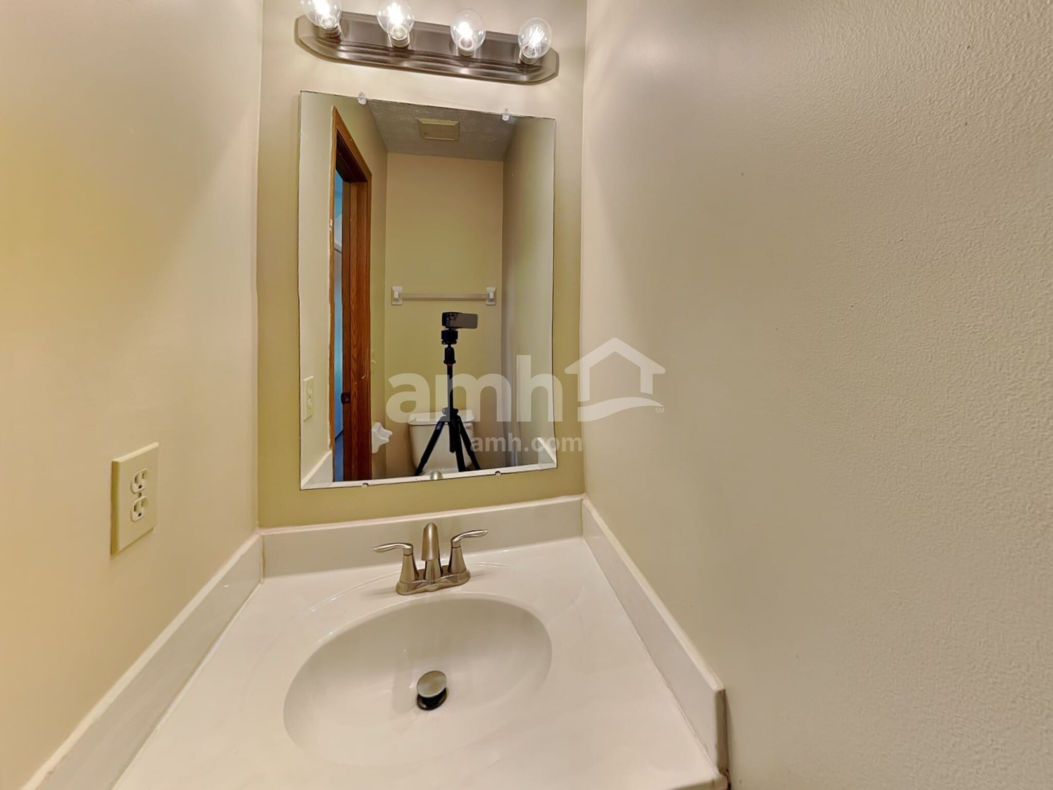 Building Photo - 5712 Danmar Dr