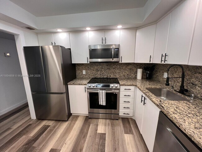 Primary Photo - 3800 S Ocean Dr