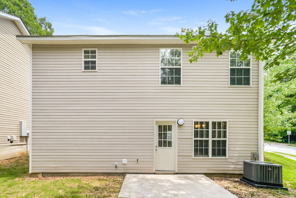 Building Photo - 1003 Korp Rd